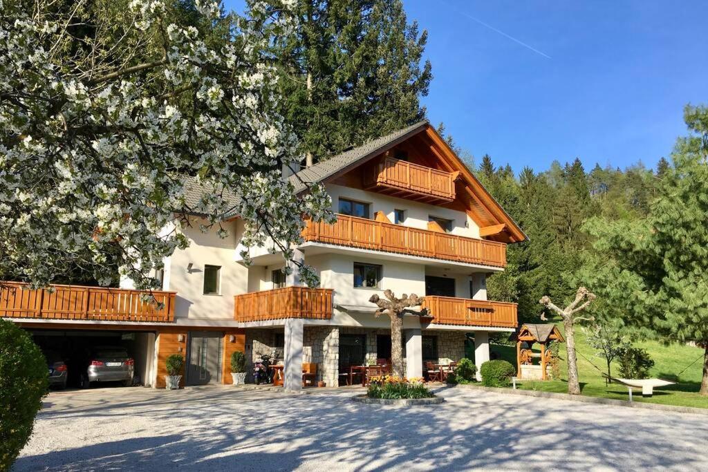 Vila Slavc, Cosy Apartment Near The Lake Bled Buitenkant foto